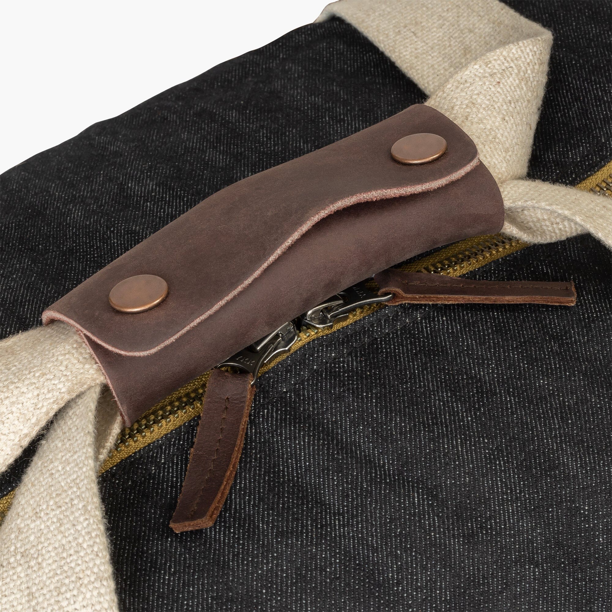 barebones-store-carry-neelum-duffel-reisetasche-denim-leder image 4