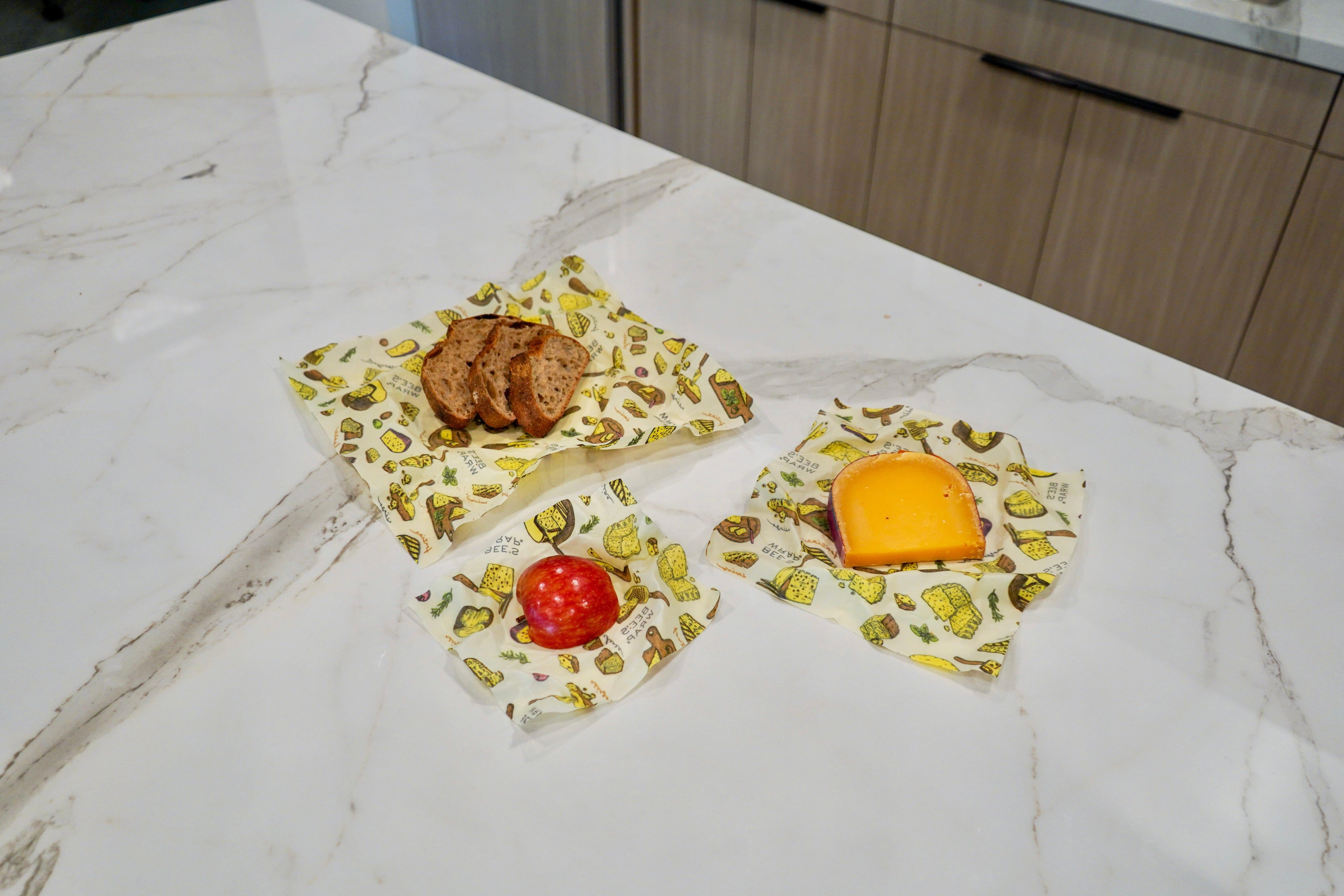 beeswrap-wraps-assorted-3-pack-bienenwachstuch-s-m-l-set image 2