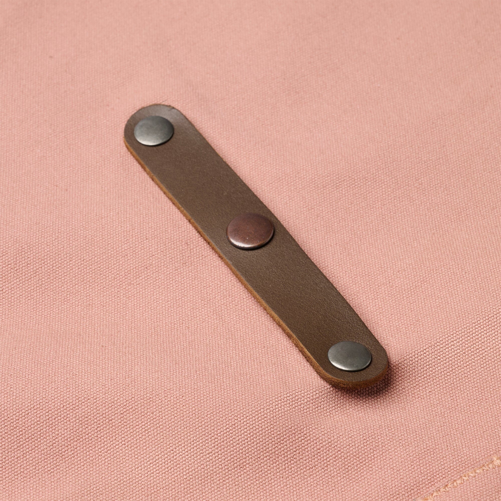 barebones-classic-crossback-sch-rze-rosa-canvas image 5