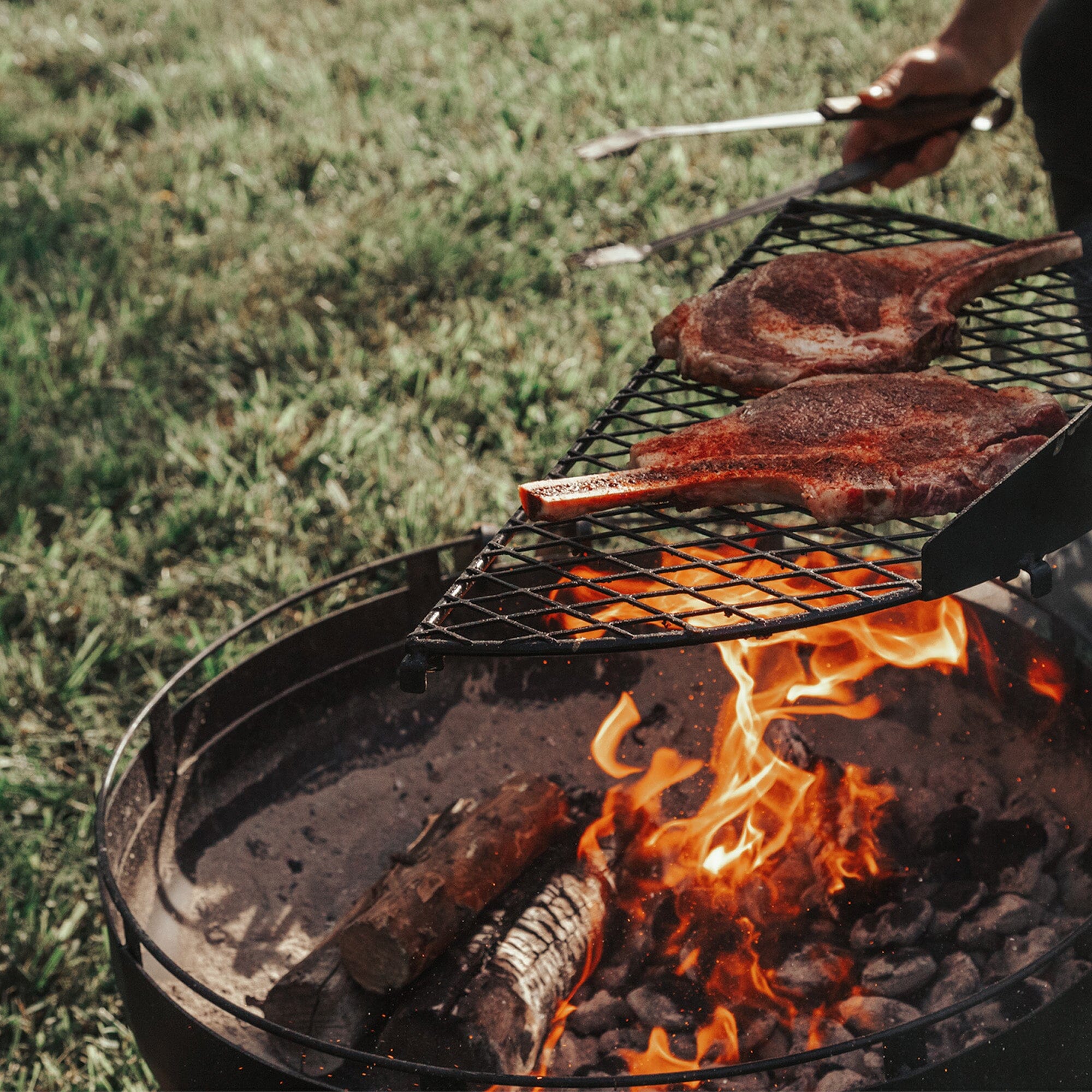 barebones-cook-dine-cowboy-fire-pit-grill-23-bundle-stahl image 3