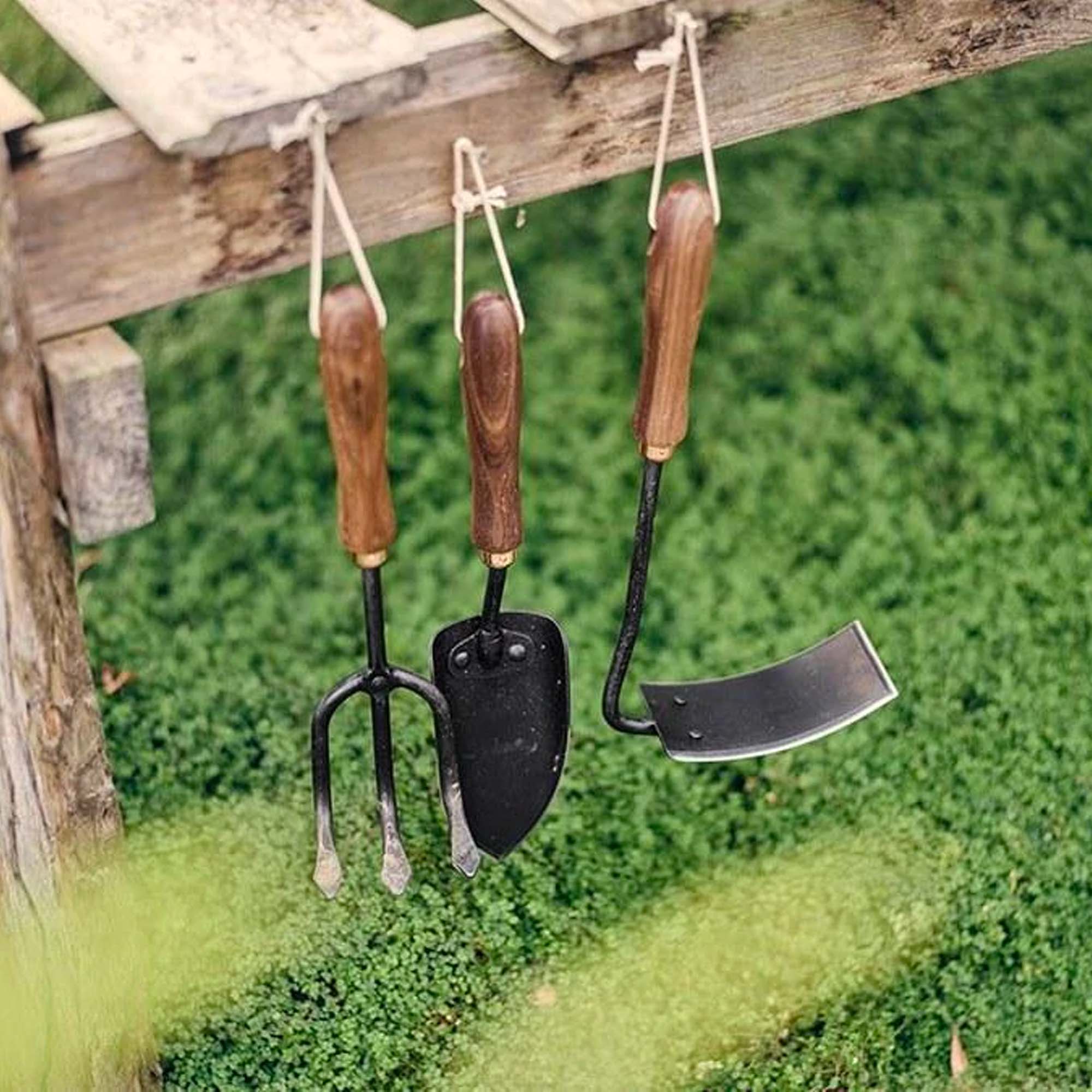 barebones-tools-square-hand-hoe-handhacke-walnuss-schwarz image 3