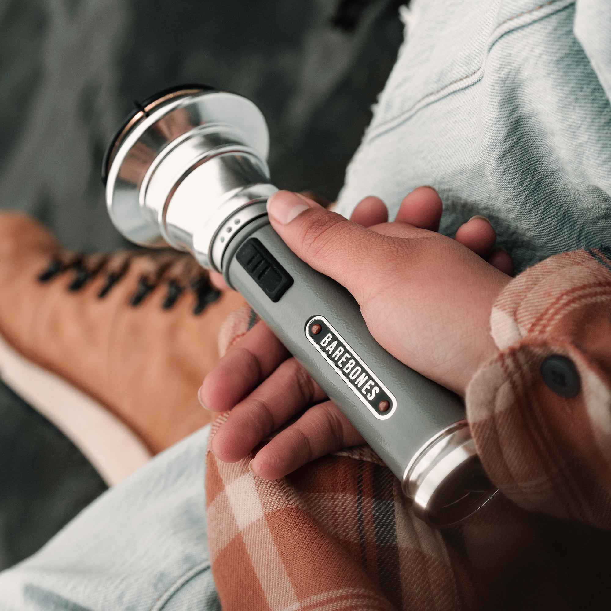 barebones-power-light-vintage-flashlight-taschenlampe-olive-drab-led image 3