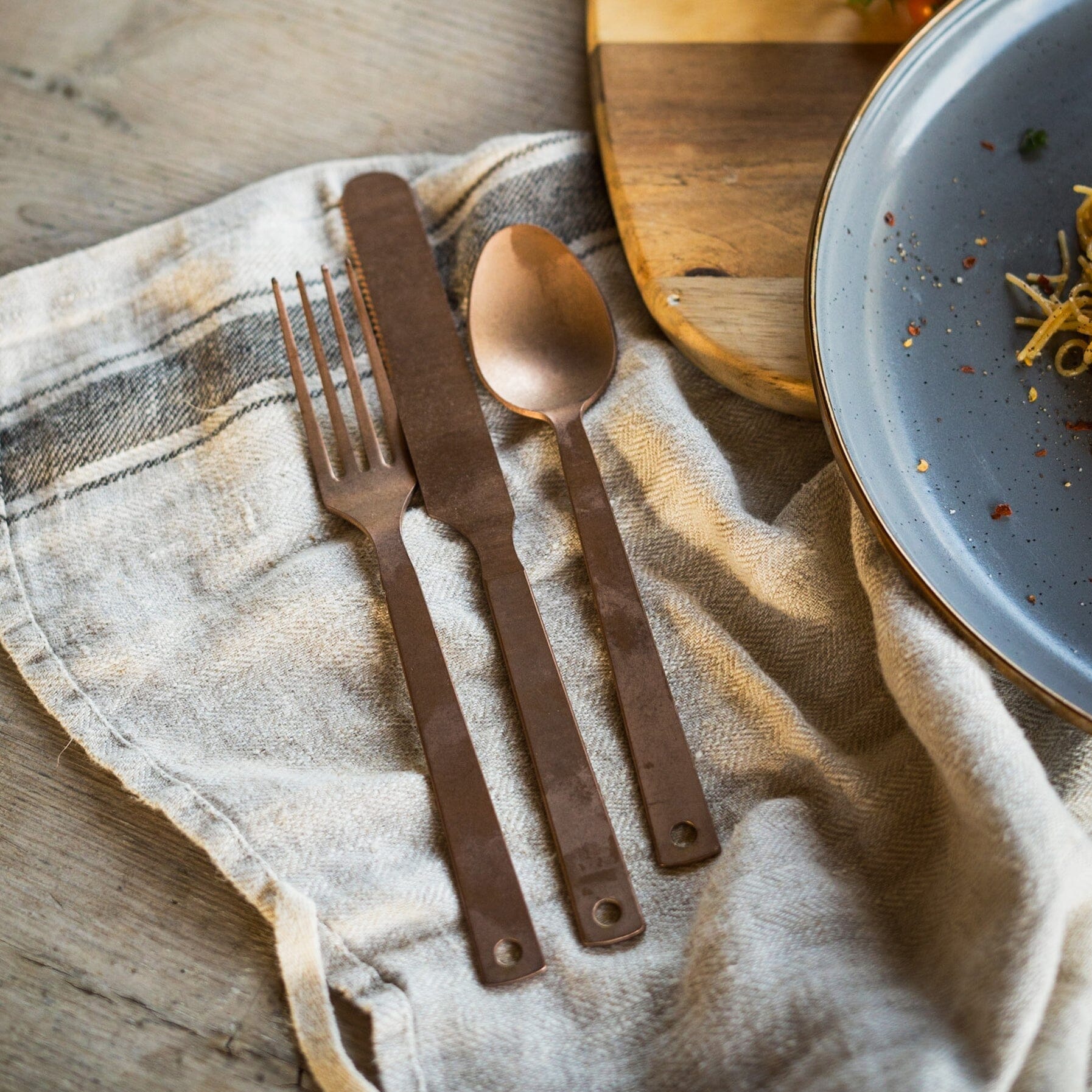 barebones-flatware-besteckset-kupfer-edelstahl-4-teilig image 7