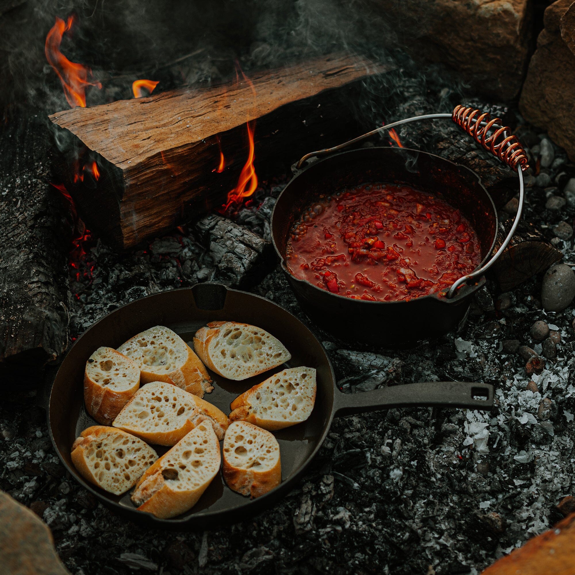 barebones-cook-dine-dutch-oven-4qt-gusseisentopf-deckel image 7