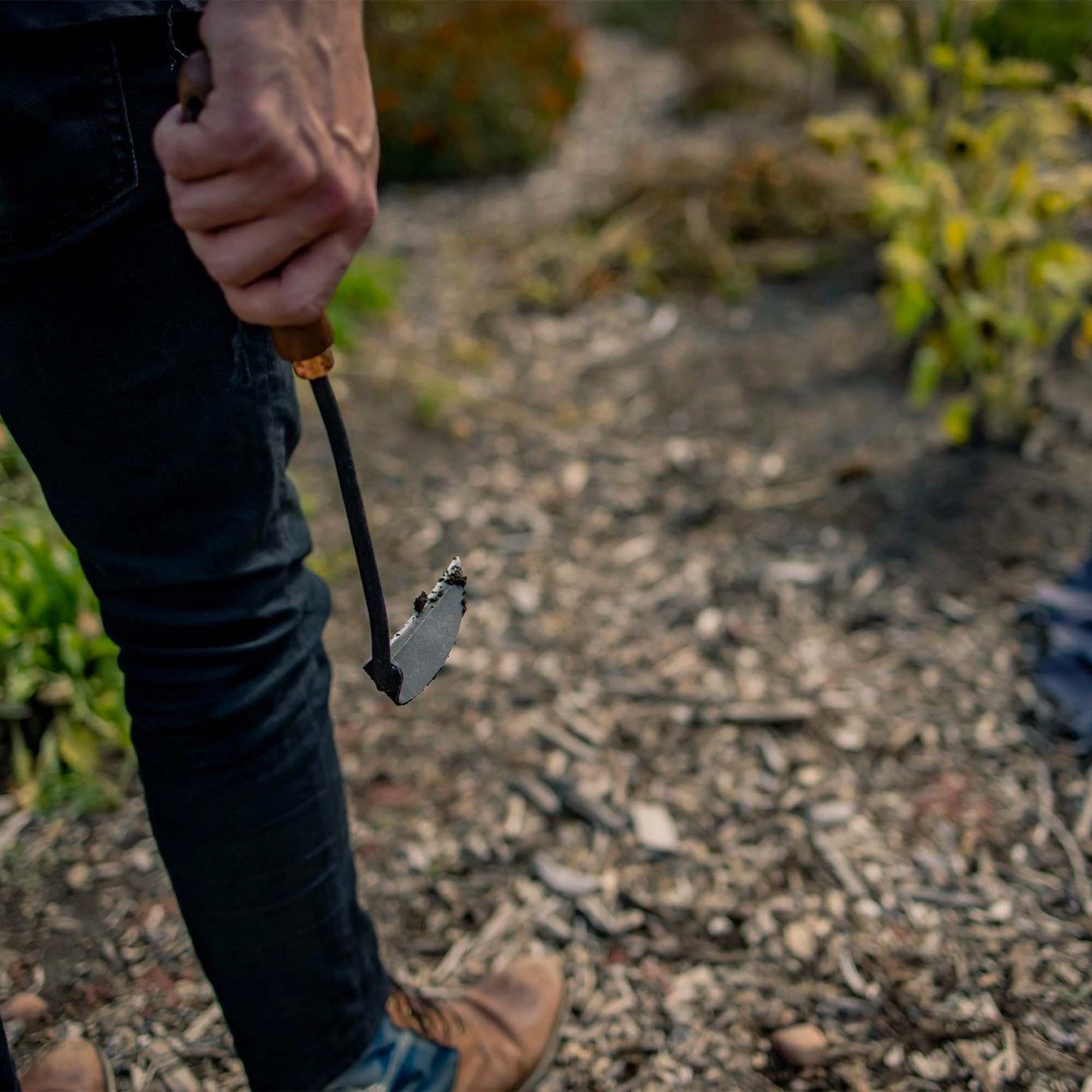barebones-japanese-weeding-hoe-j-thacke-walnuss image 3