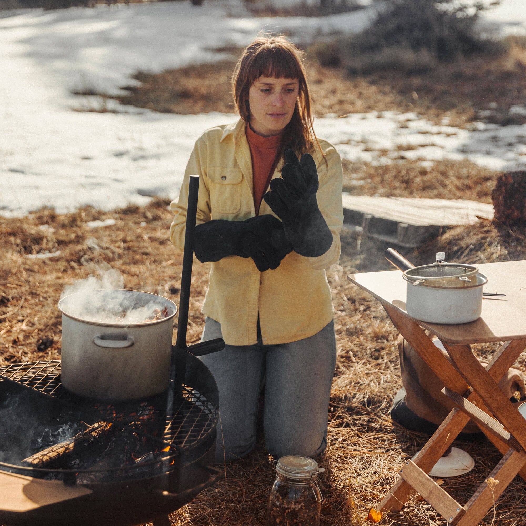 barebones-cook-dine-open-fire-glove-lederhandschuh-sm-md image 5