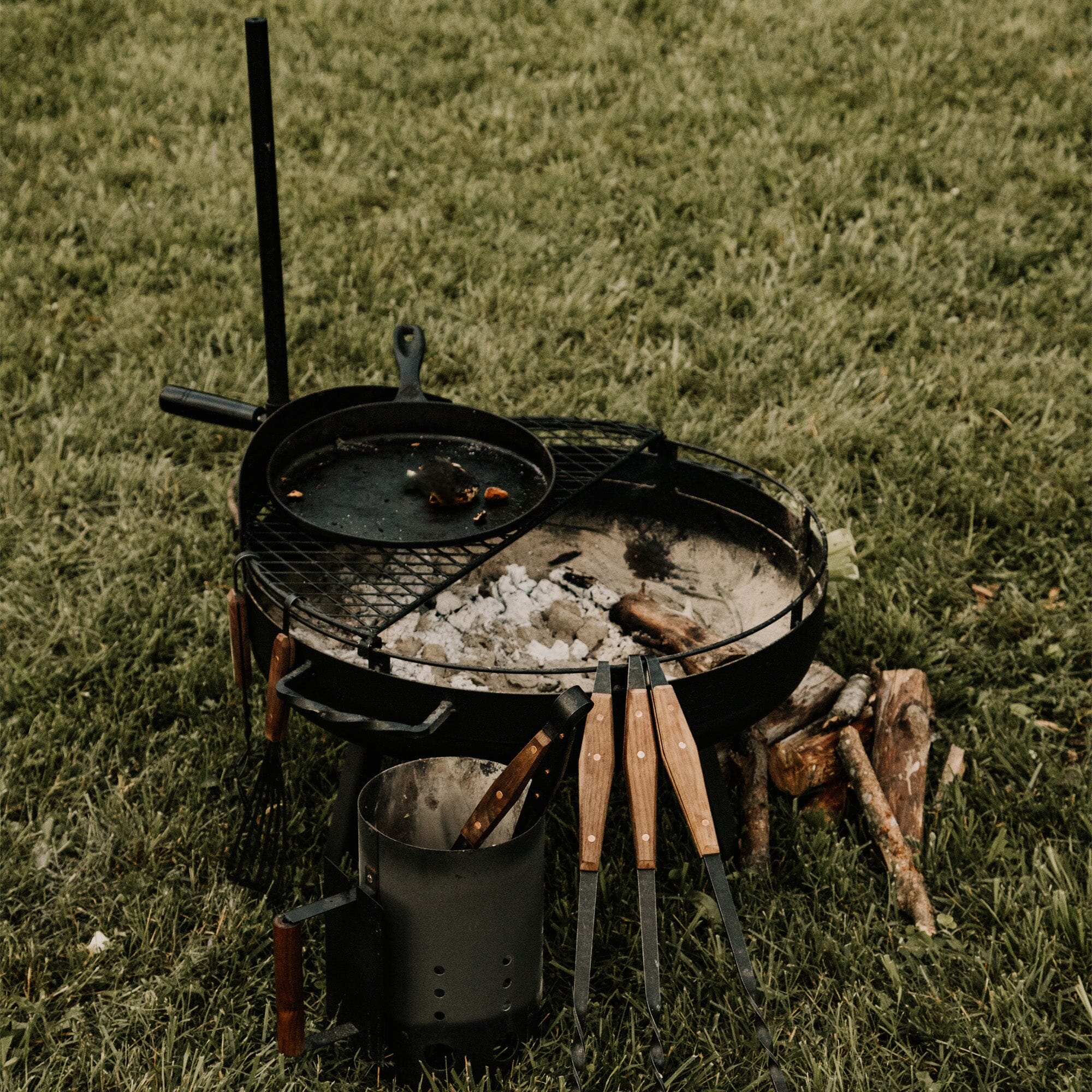 barebones-cook-dine-cowboy-fire-pit-grill-23-bundle-stahl image 5