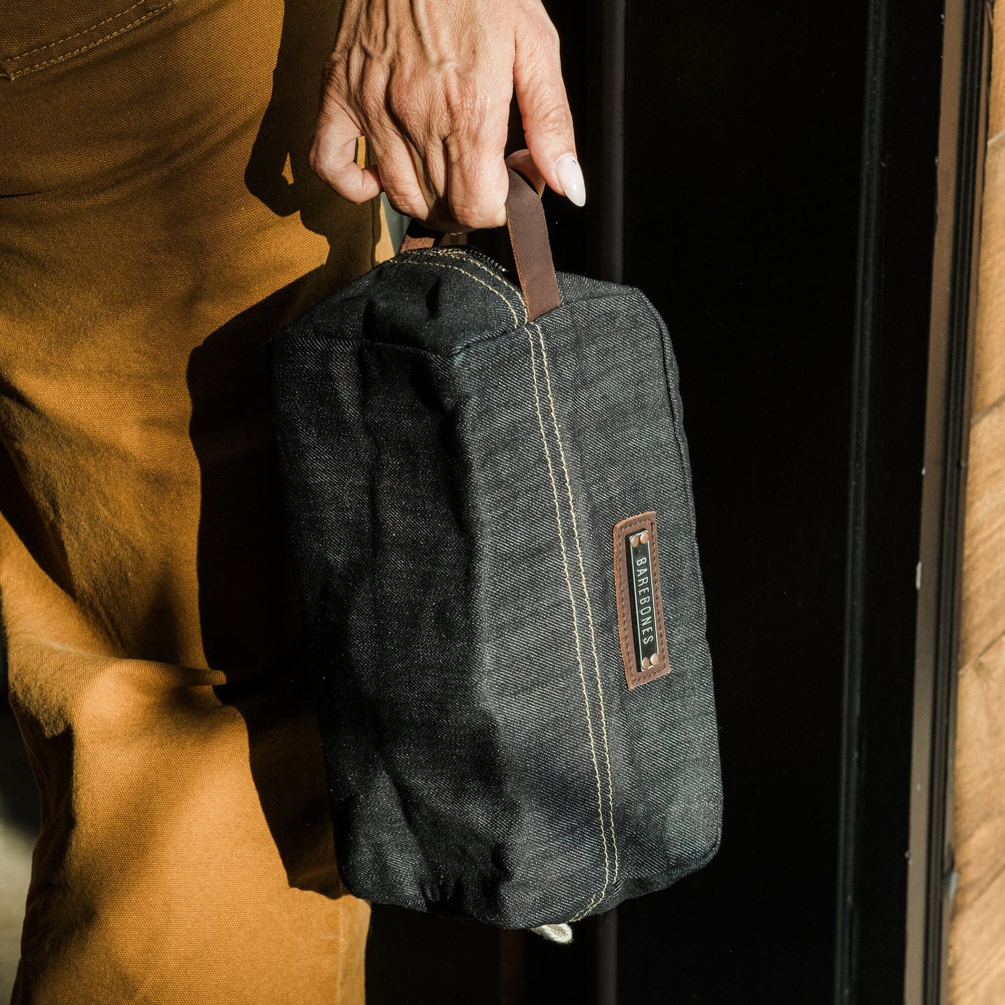 barebones-neelum-3l-kulturtasche-denim-bienenwachs image 6