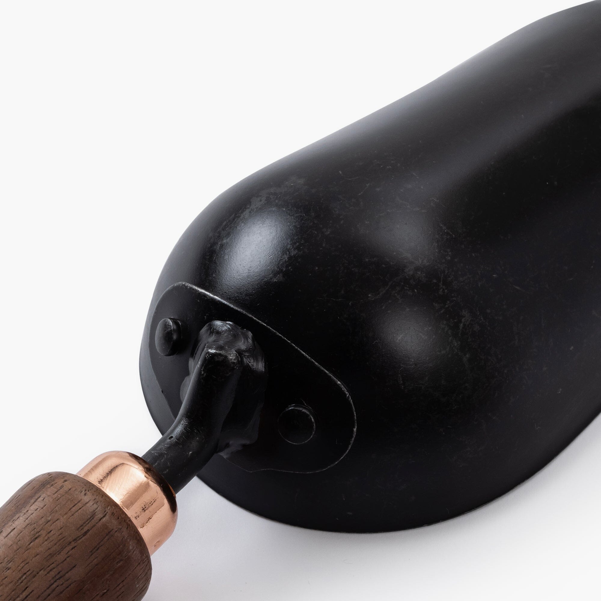barebones-tools-garden-scoop-pflanzschaufel-walnut-black image 4