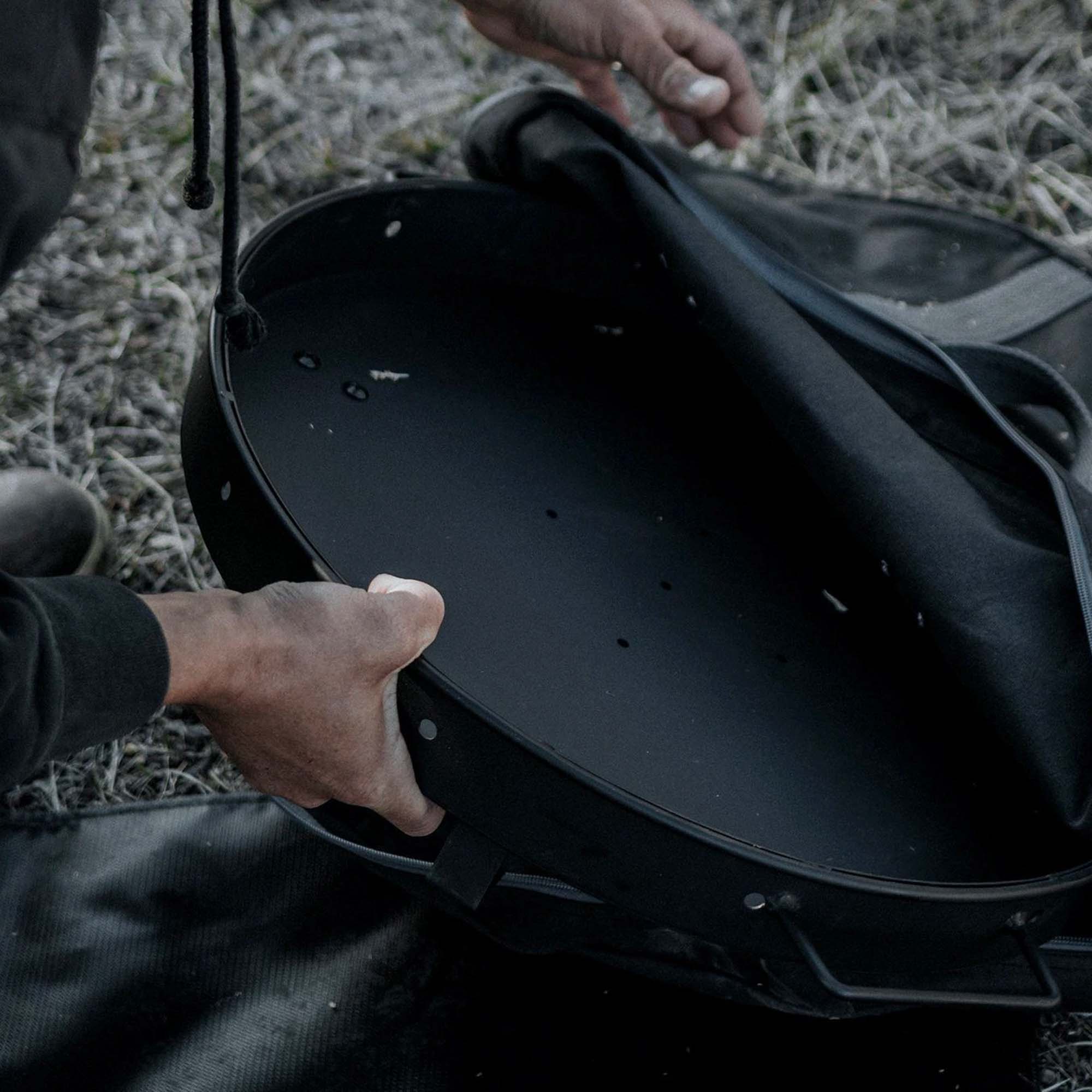 barebones-store-carry-cowboy-grill-tragetasche-f-r-kohleschale-schwarz image 5