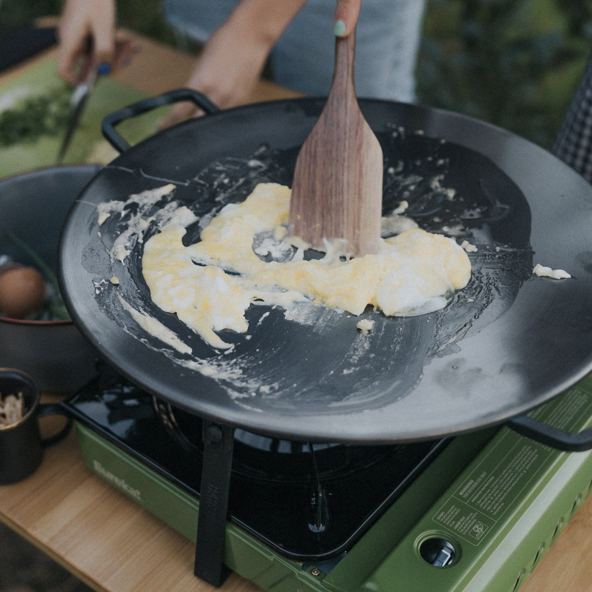 barebones-cook-dine-cowboy-wok-stahlpfanne-38-cm image 4